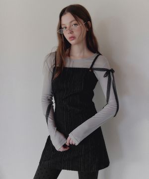 플러티 레이스 스트랩 슬리브리스 미니 원피스