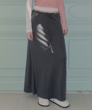 클로니 스트라이프 맥시 롱 스커트