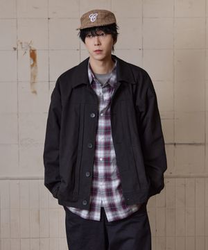 버티컬 라인 자켓 블랙