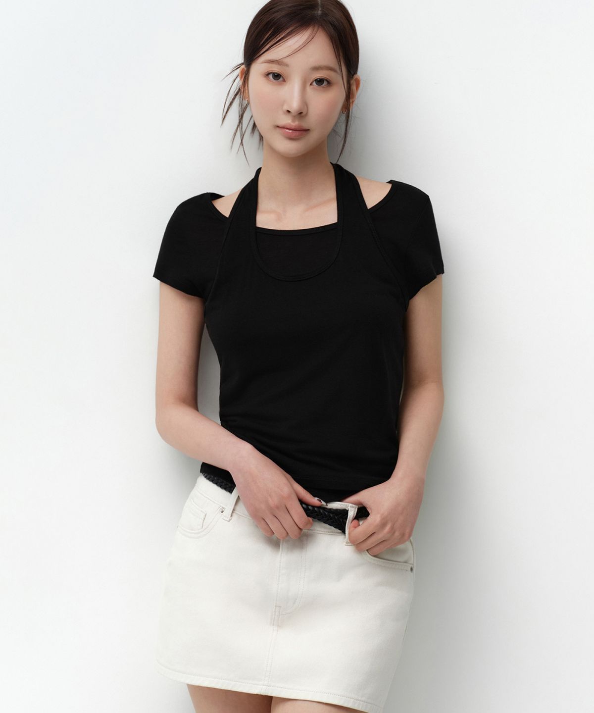 무신사 스탠다드 우먼(MUSINSA STANDARD WOMAN) 우먼즈 울 텐셀 홀터 레이어드 티셔츠 [블랙]