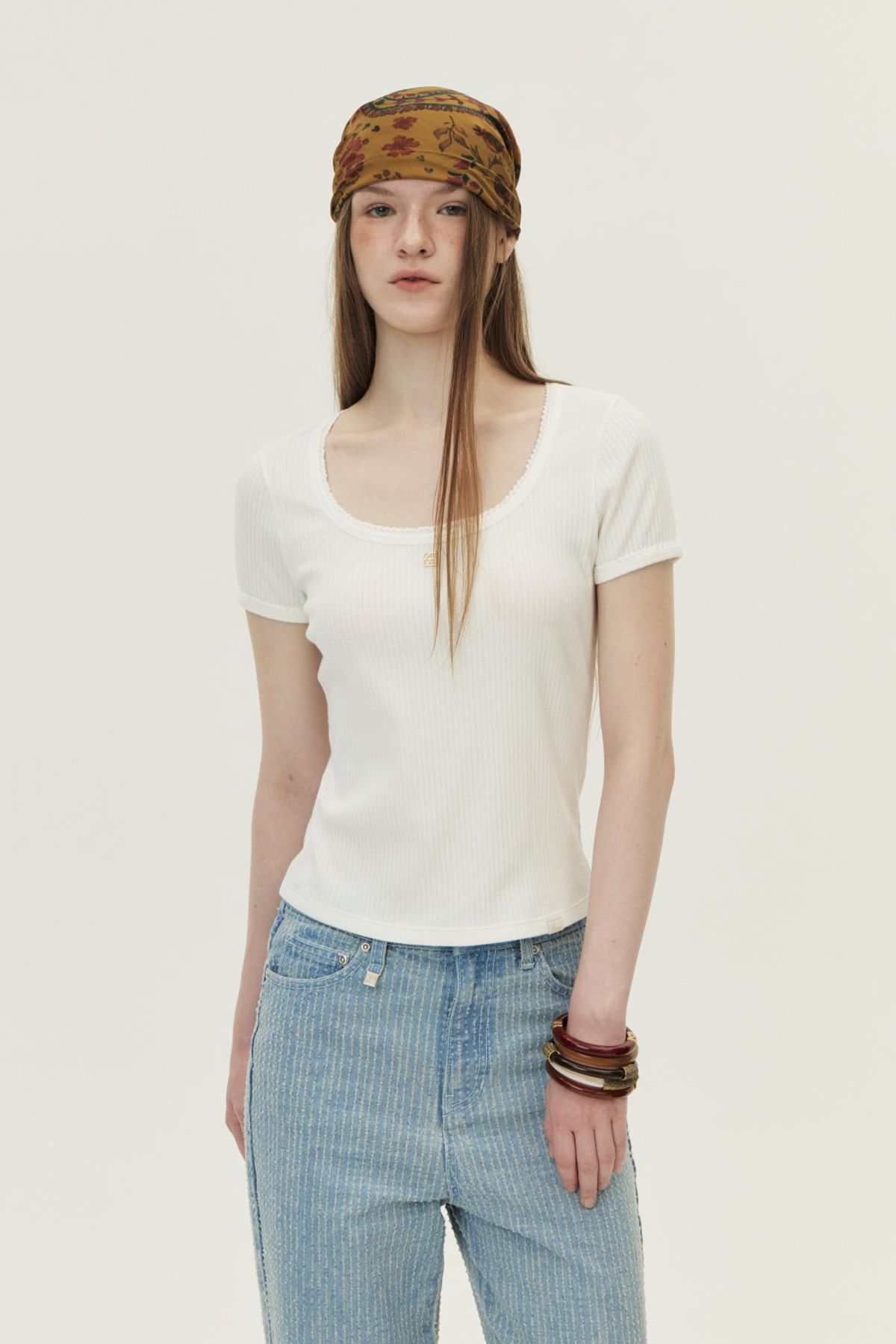 쿠메(KUMÉ) Pointelle Scoop Neck T-shirt, White