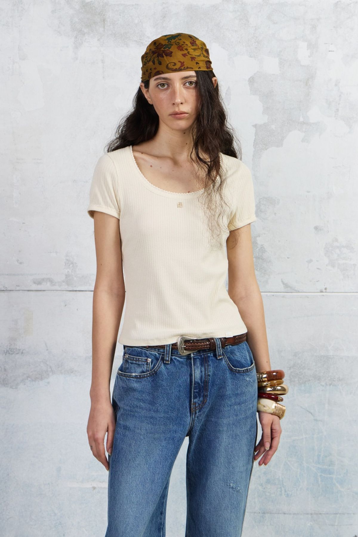쿠메(KUMÉ) Pointelle Scoop Neck T-shirt, Butter