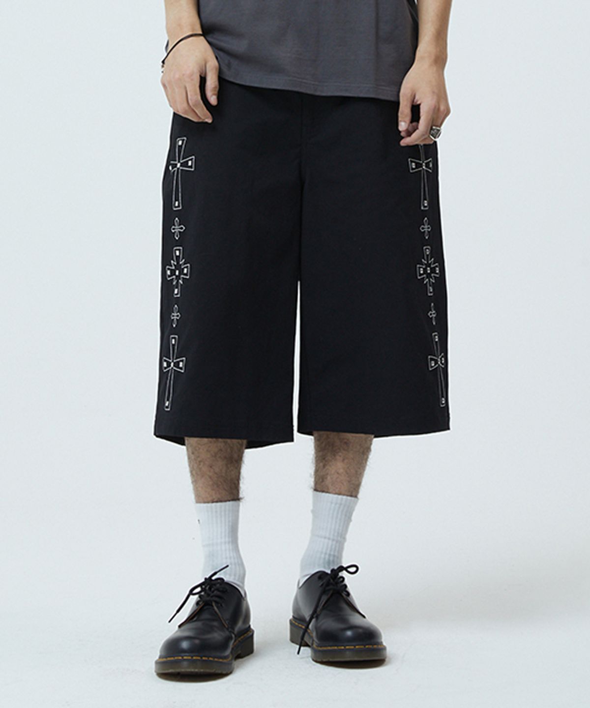 마하그리드(MAHAGRID) CROSS STUD TWILL SHORTS BLACK(MG2GMMPA62A)