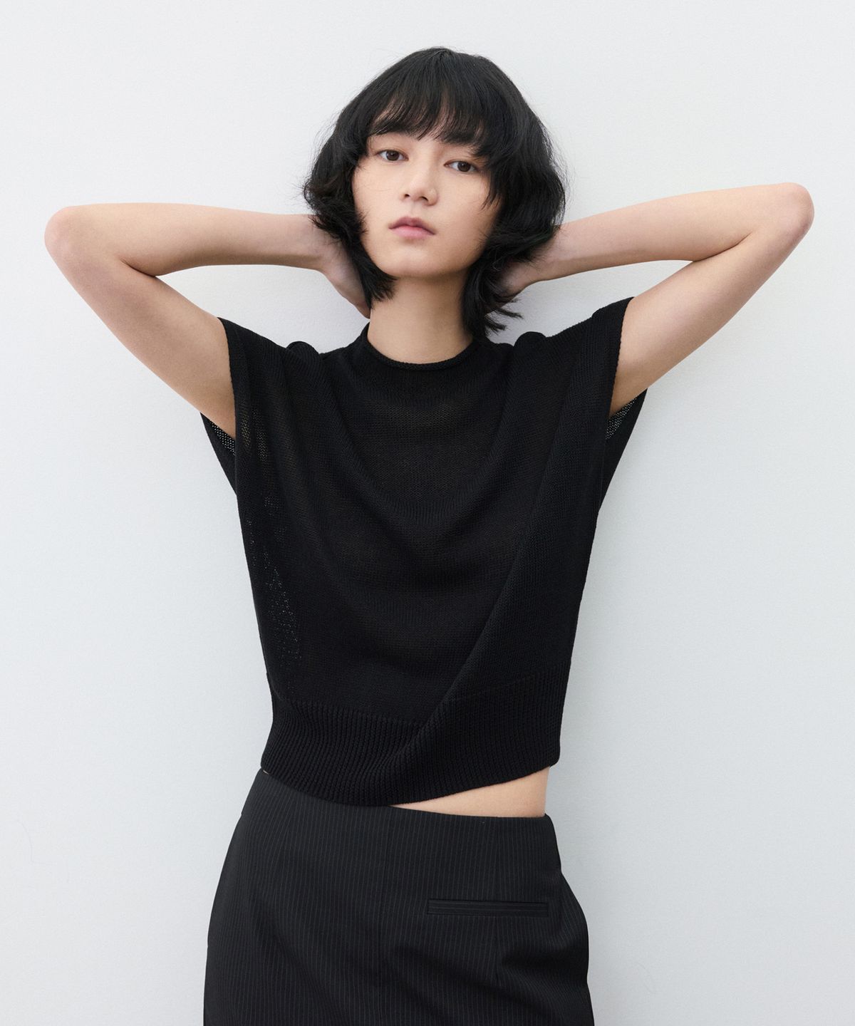 수아레 우먼(SUARE WOMEN) (우먼)린넨 보이드 슬리브 니트 블랙