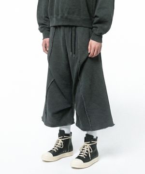 리파인드 오블릭 큐롯 팬츠 - 피그먼트 멀티 블랙