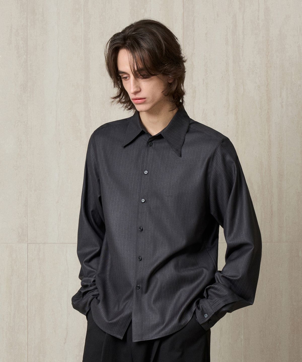 리이 맨(RERHEE MEN) SHOULDER PADDED STRIPED SHIRT