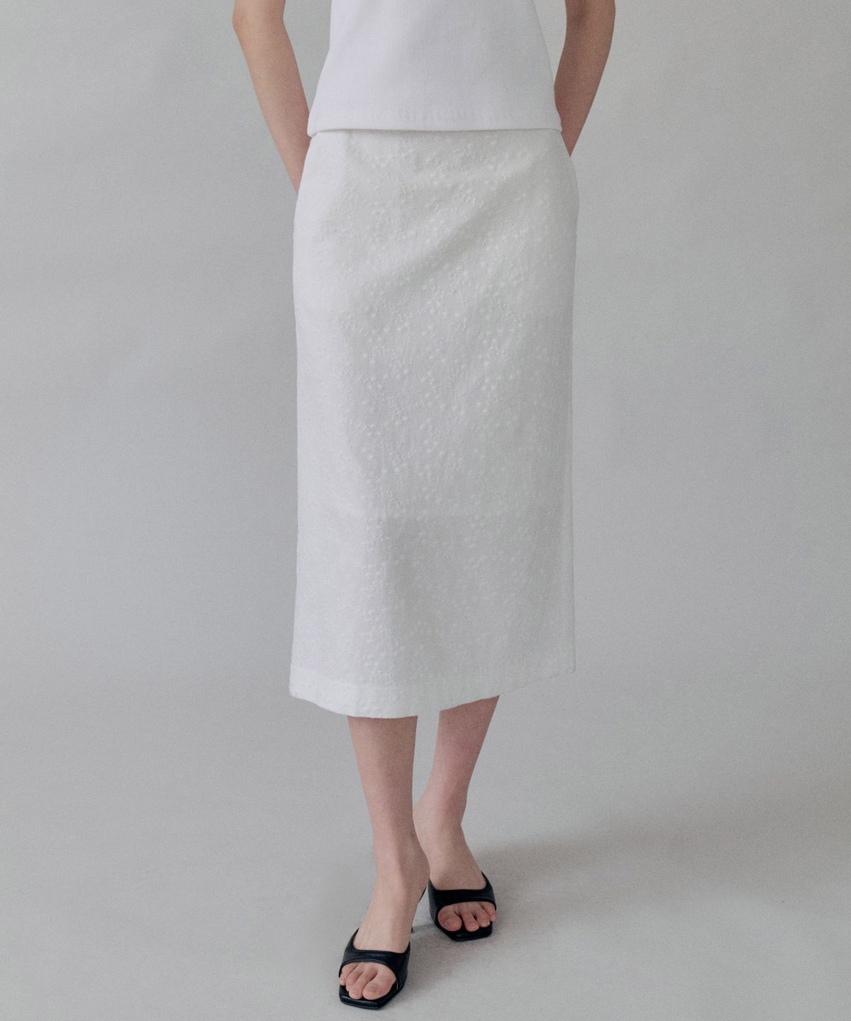 스텝어라운드(STEP AROUND) Floral Straight Skirt_WHITE
