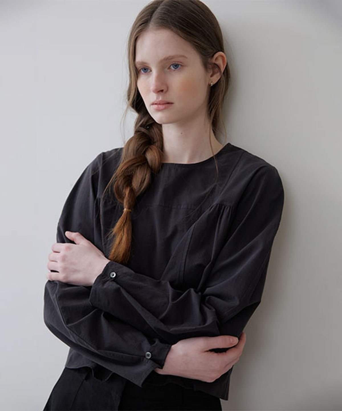노운베러(KNOWNBETTER) Cotton shirring blouse [KNSS05BL05]_Black