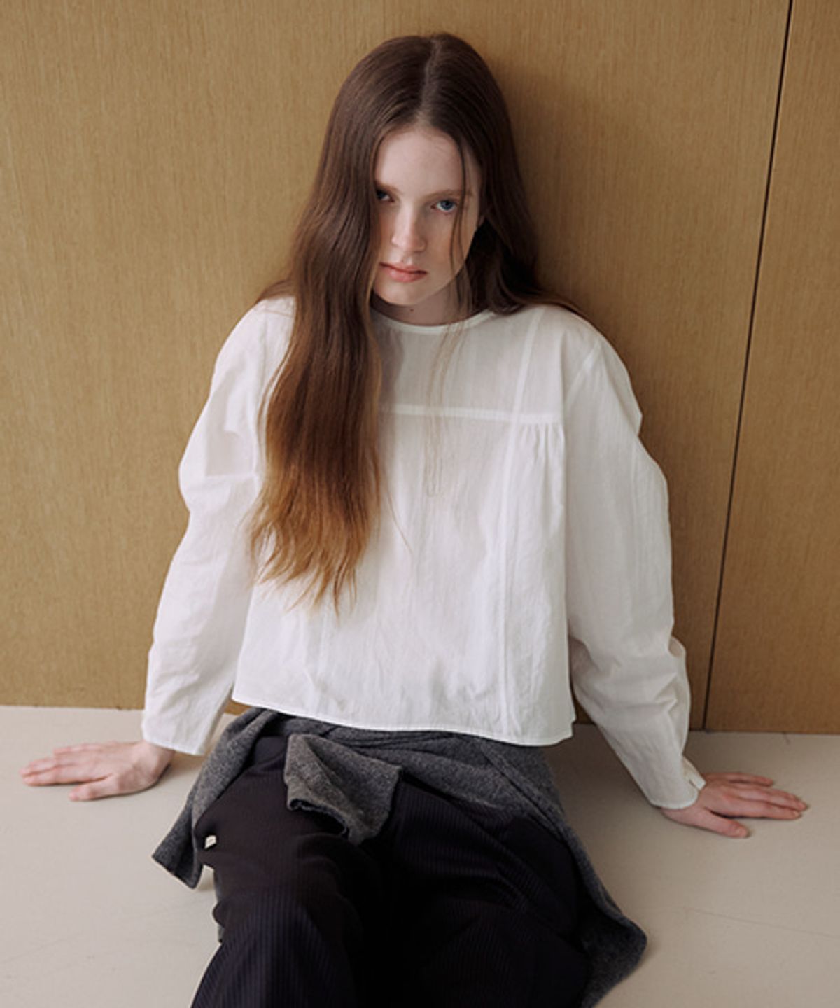 노운베러(KNOWNBETTER) Cotton shirring blouse [KNSS05BL03]_Ivory