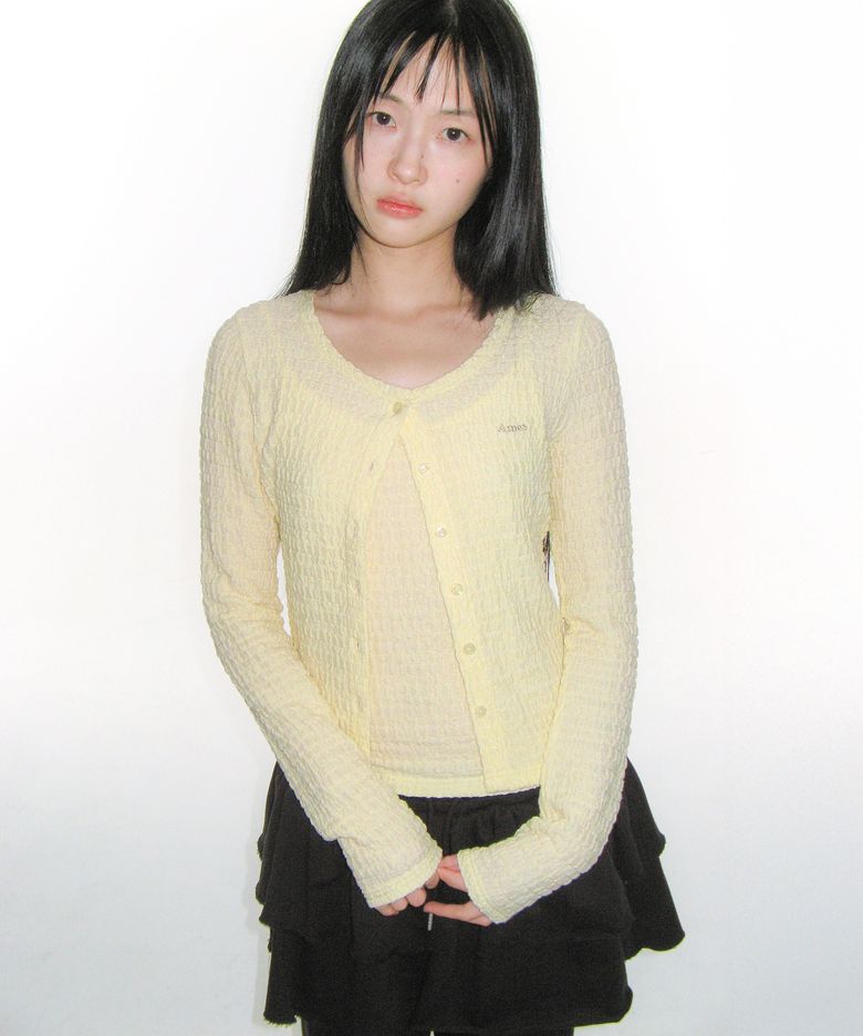 WRINKLED CARDIGAN & SLEEVELESS SET-UP CREAM