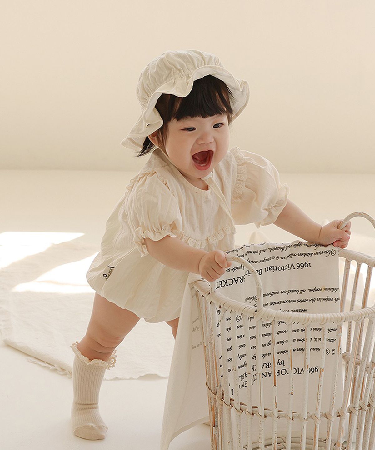 아림클로젯(ARIMCLOSET) 햇살아래 청순함이 반짝이는 우리 아가의 여름 - 아기 프릴 바디슈트