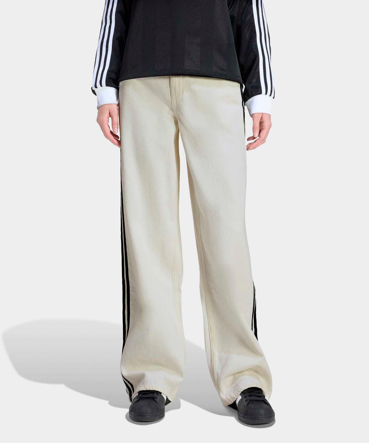 아디다스(ADIDAS) 파이어버드 트랙 팬츠 데님 - 화이트 / KD2895