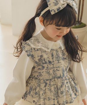 루브르에서도 돋보이는 중 - 아기 민소매블라우스