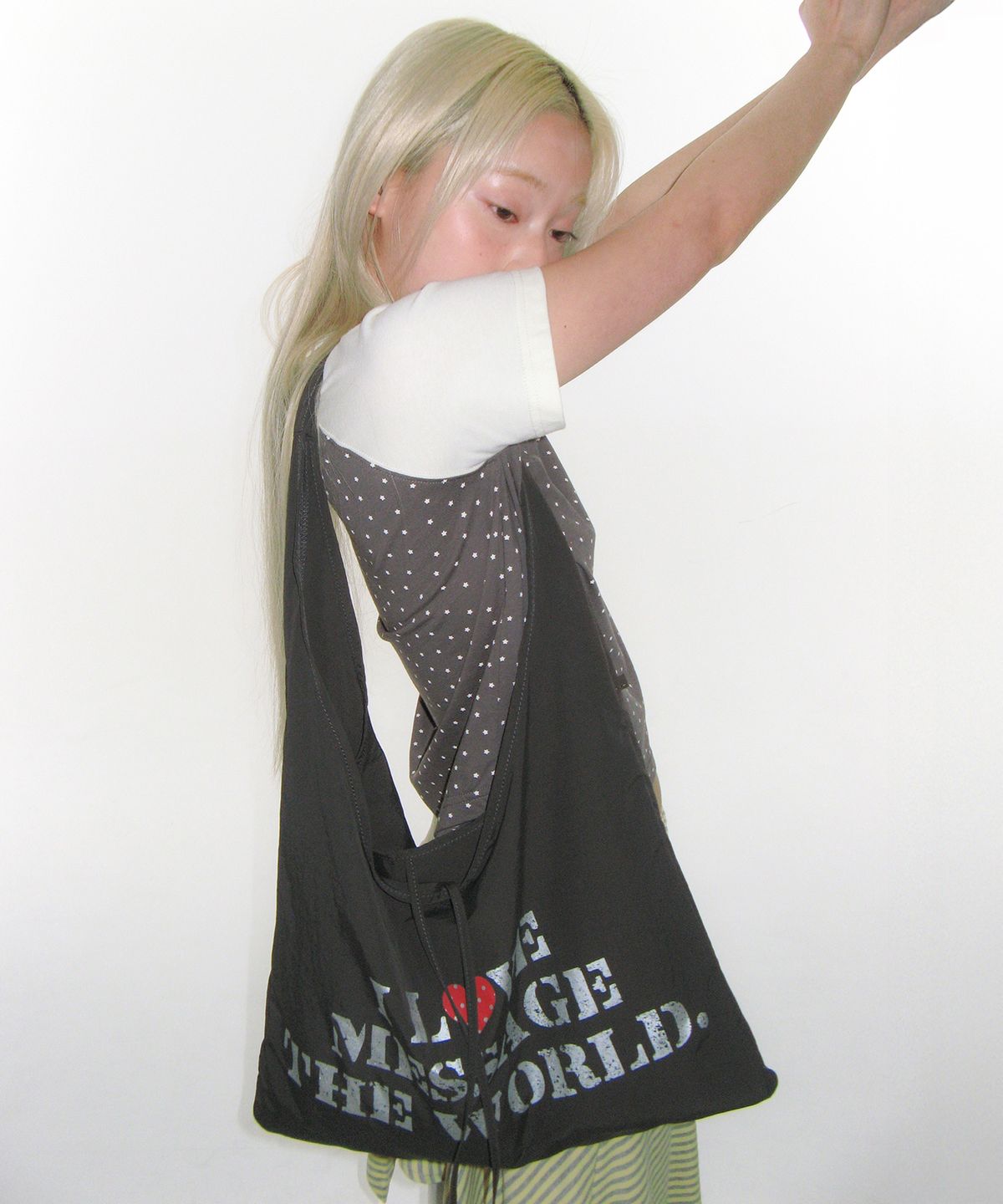 아메스 월드와이드(AMES-WORLDWIDE) LETTERING CASUAL HOBO BAG CHARCOAL