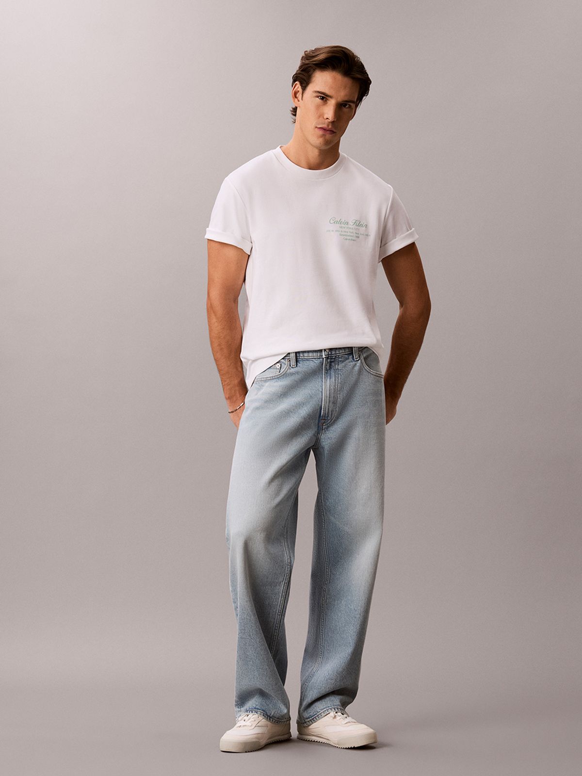 캘빈클라인 진(CALVIN KLEIN JEANS) 슬릭 인터락 스크립트 그래픽 티 4RG247G YAF