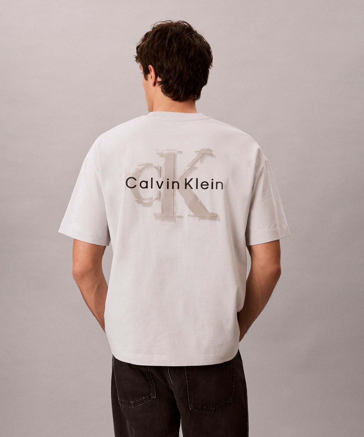 캘빈클라인 진(CALVIN KLEIN JEANS) 오버핏 엠보스 모노로고 반팔 티셔츠 4RAB806 PSX