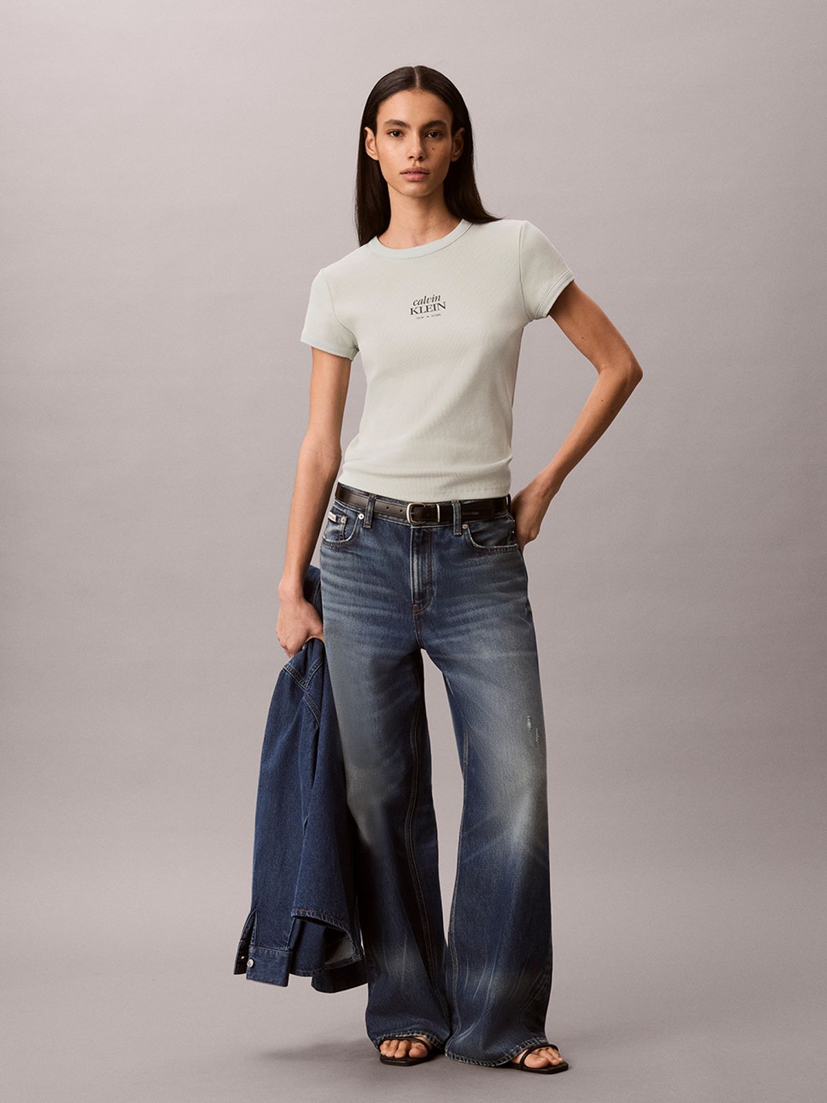 캘빈클라인 진(CALVIN KLEIN JEANS) 여성 베이비 립 로고 반팔 티셔츠 47F240G 3Q0