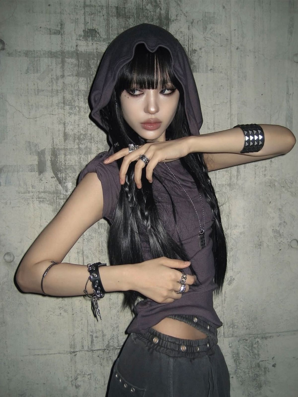 이유씨티(EUCT) 드레이프 카울넥 오프숄더 후디 탑 - 차콜