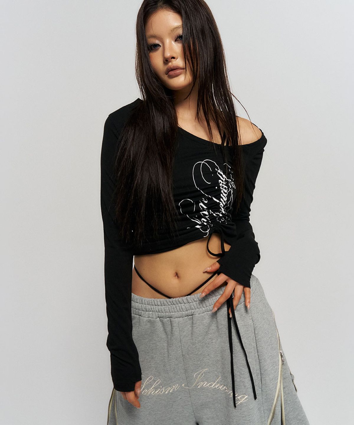 스키즘 인듀싱(SCHISM INDUCING) ASSYMETRIC SHIRRED TOP BLACK