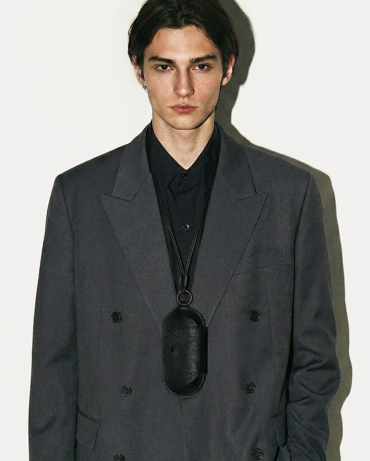 래쉬(LASH) LEATHER EYEWEAR NECKLACE (BLACK)