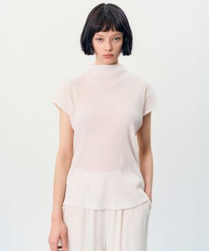 masi pleats sleeveless blouse _ Ivory