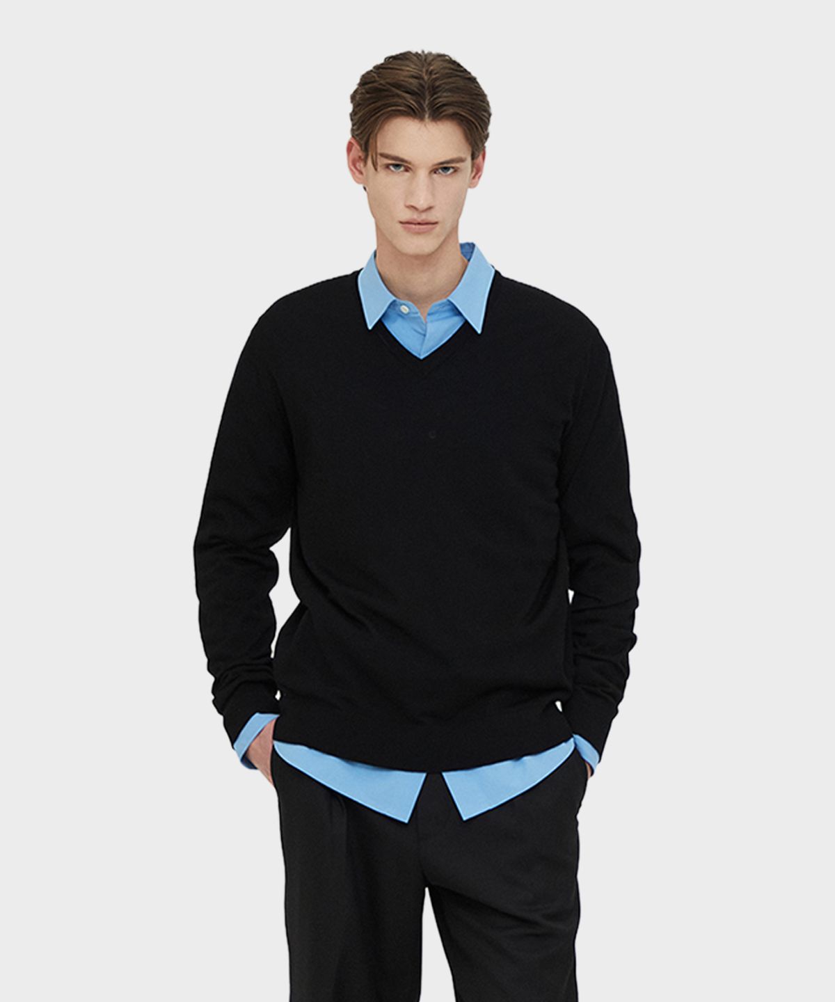 테일던(TAILDERN) Lightweight Wool V-neck Sweater Black