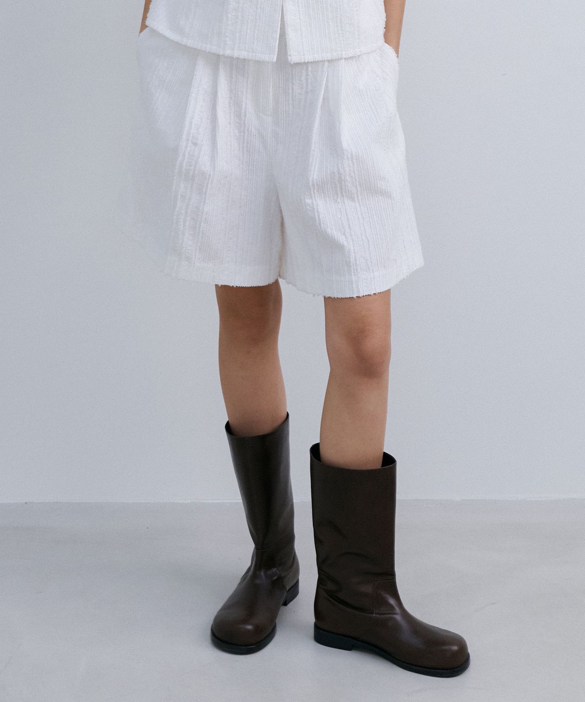 에핑글러(EPINGLER) ORIGAMI MIDI SHORTS - WHITE