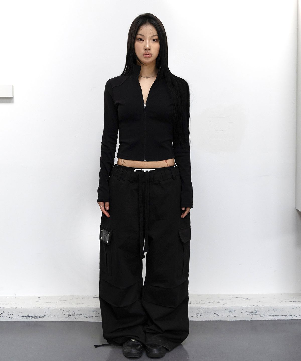 씨티씨(CTC) Leather patch cargo pants (black)