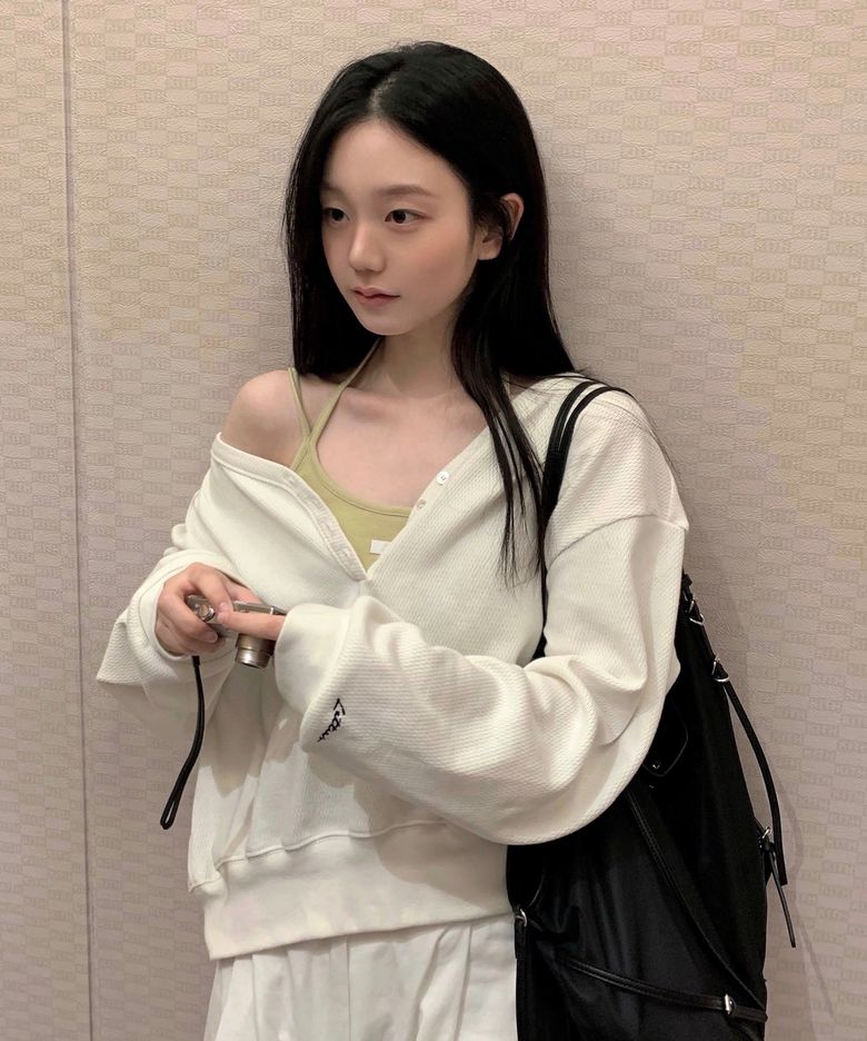 레터즈 브이넥 와플 스웻셔츠 ( 아이보리 )