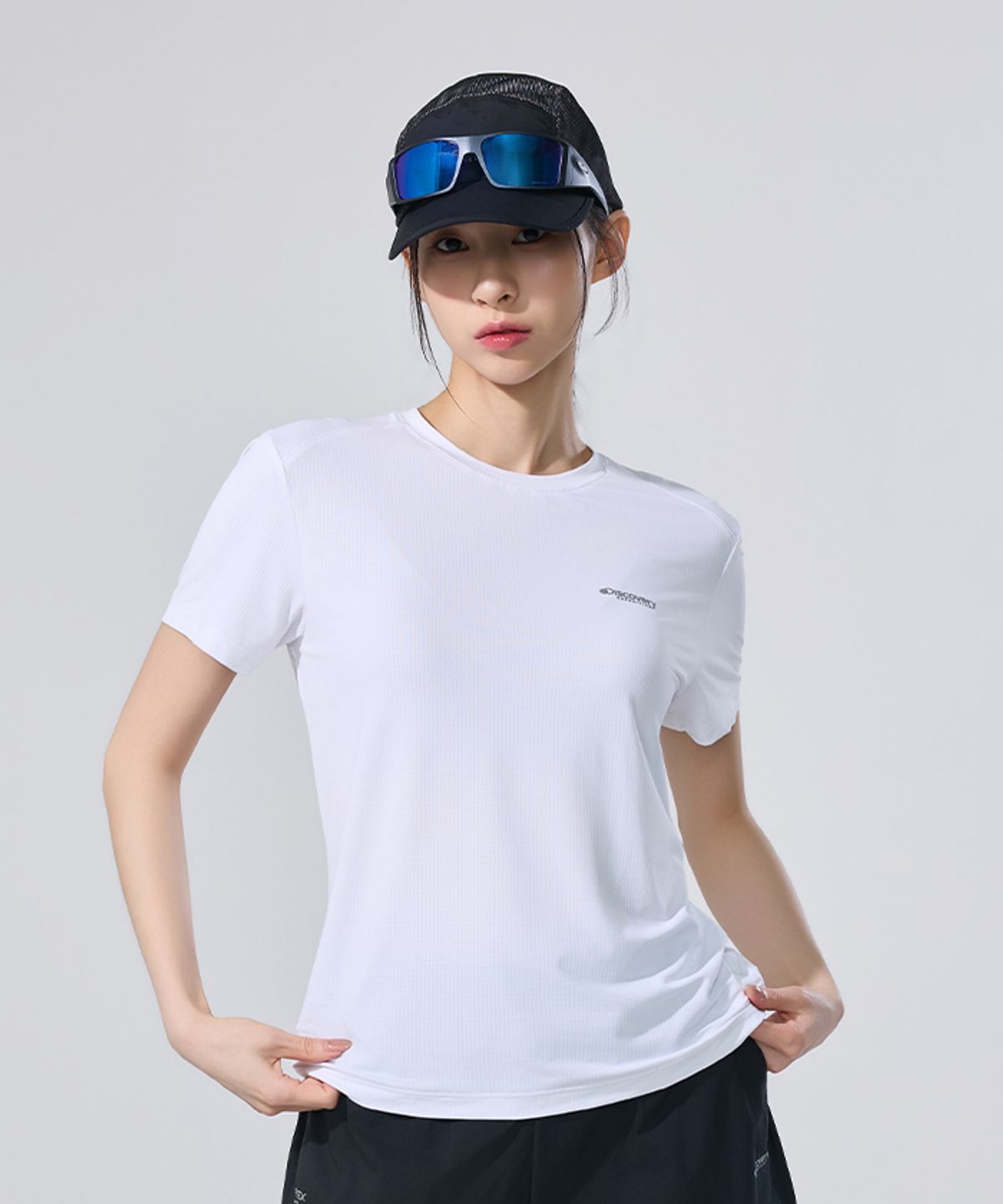 디스커버리 익스페디션(DISCOVERY EXPEDITION) 여성 프레시벤트 벤프 반팔티셔츠 (WHITE)