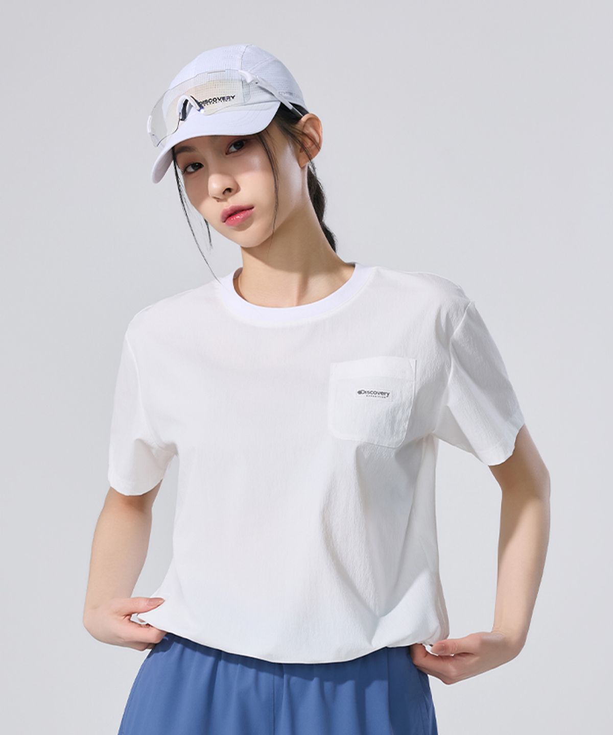 디스커버리 익스페디션(DISCOVERY EXPEDITION) 여성 프레시벤트 포켓 우븐 반팔티셔츠 (WHITE)