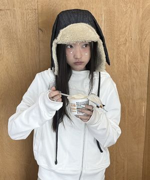 송이송이X탄산 혼 아플리케 사이드 지퍼 후드집업 (화이트)