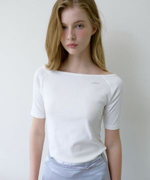 레터즈 세미 오프숄더 5부 티셔츠 ( 아이보리 )