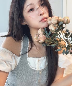 [남서연 Pick] 레터즈 레이스 버튼 홀터넥 탑 ( 멜란지그레이 )