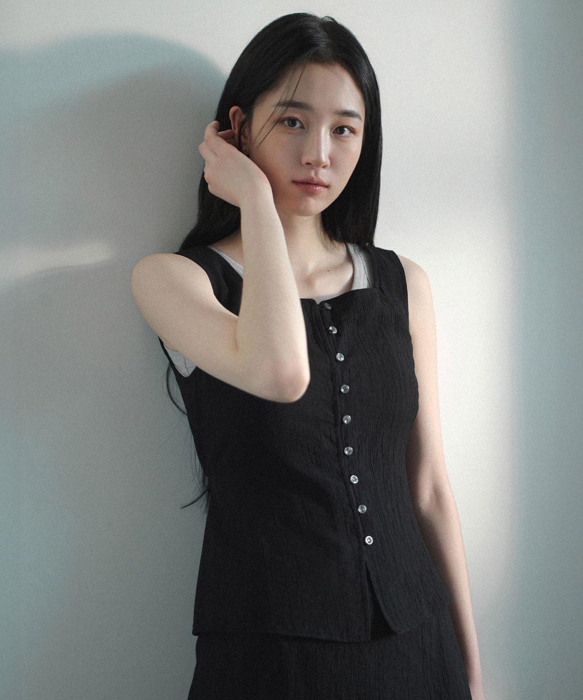 마인드브릿지 우먼(MIND BRIDGE WOMEN) [W]블랙 버튼 슬리브리스 골지 블라우스