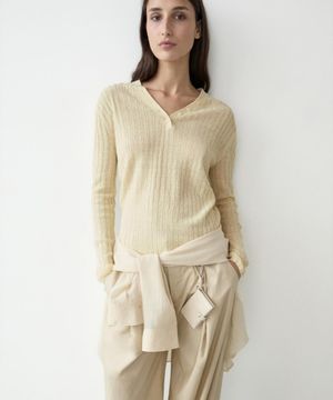 버튼 디테일 린넨 니트 스웨터