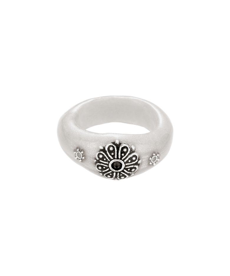 coronet ring-white