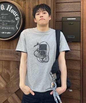 [우난 PICK] MP3 GRAPHIC LAYERED HALF T MELANGE GRAY