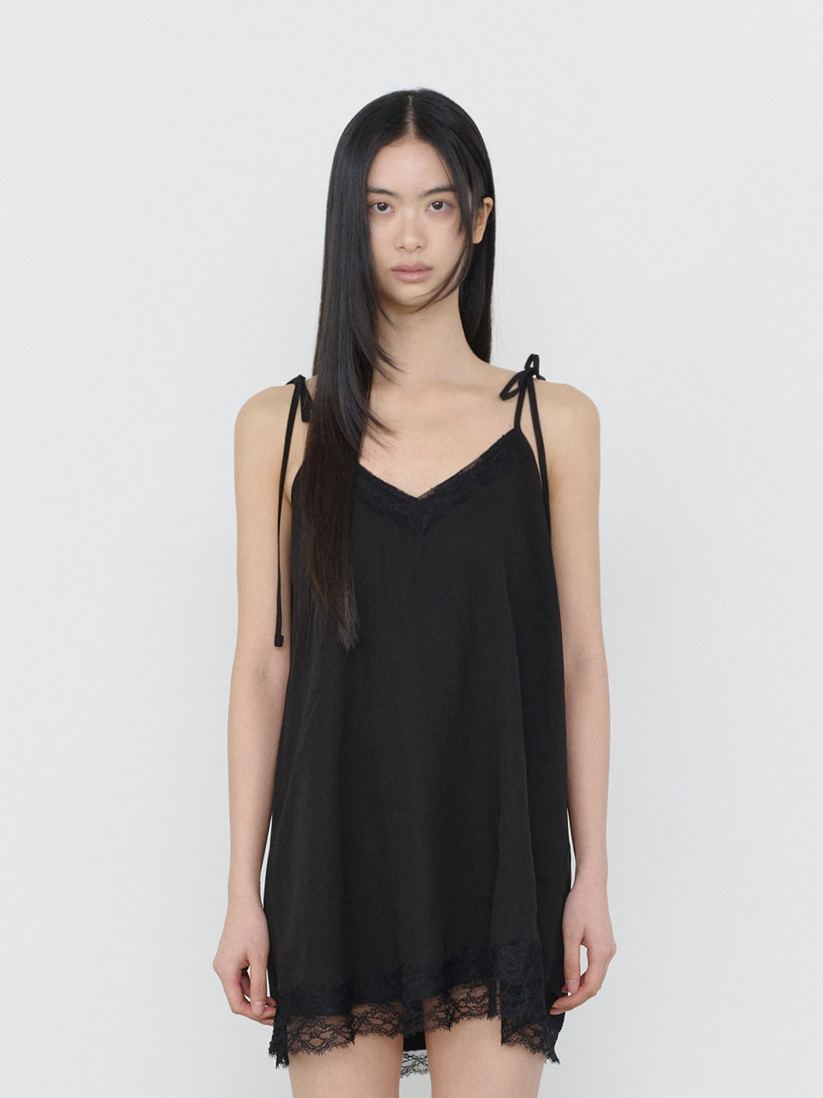쓰리투에이티(THREE TO EIGHTY) LACE STRING SLIP DRESS BLACK