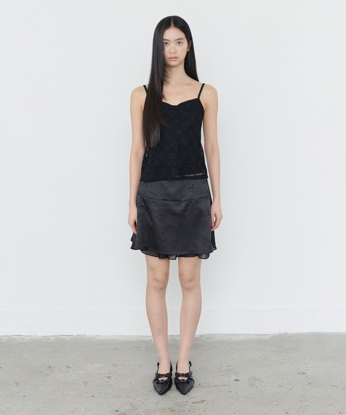 쓰리투에이티(THREE TO EIGHTY) JACQUARD LACE MINI SKIRT BLACK