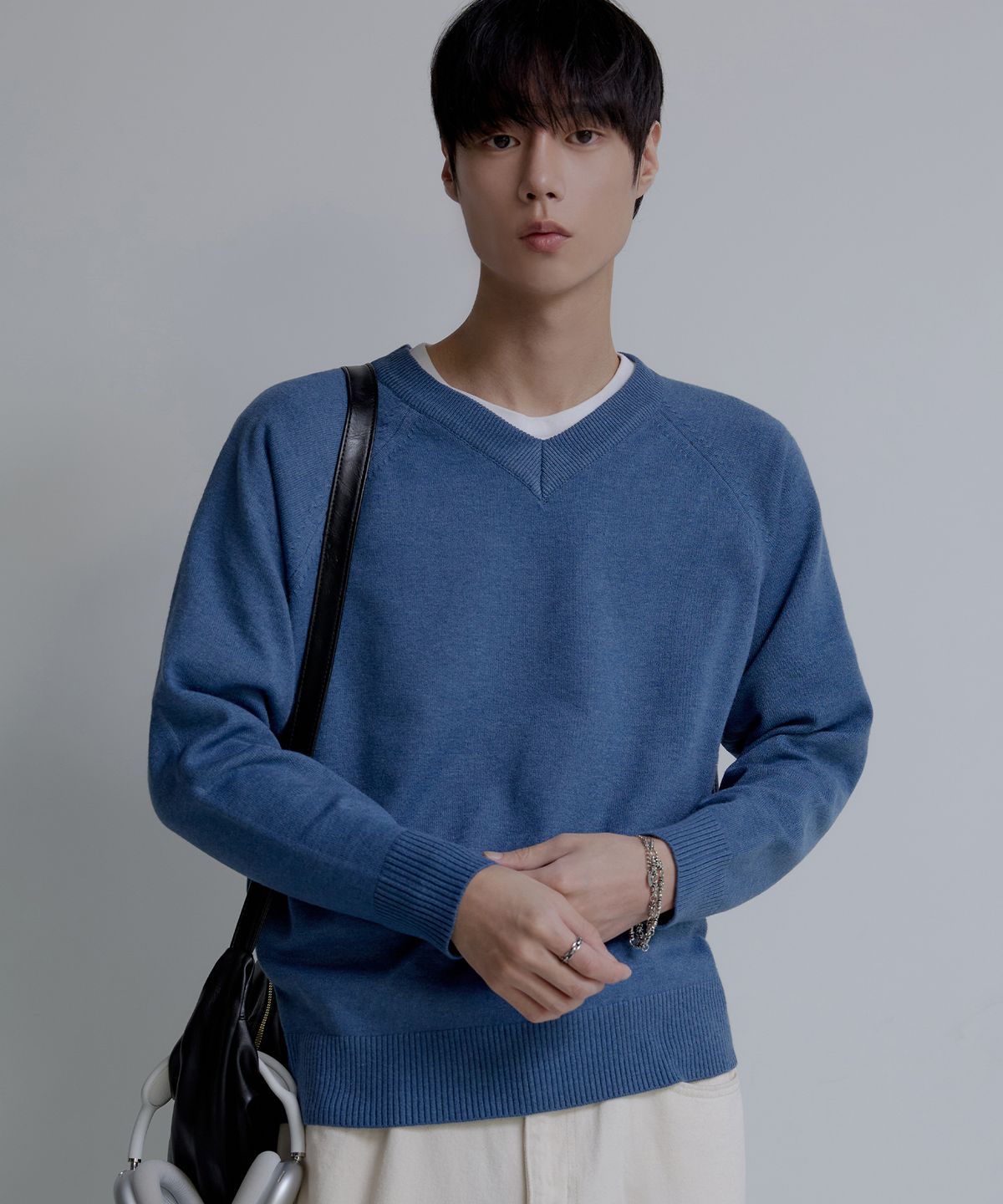 노드유(NODU) 브이넥 헤라시 라글란 크롭 니트 [블루]