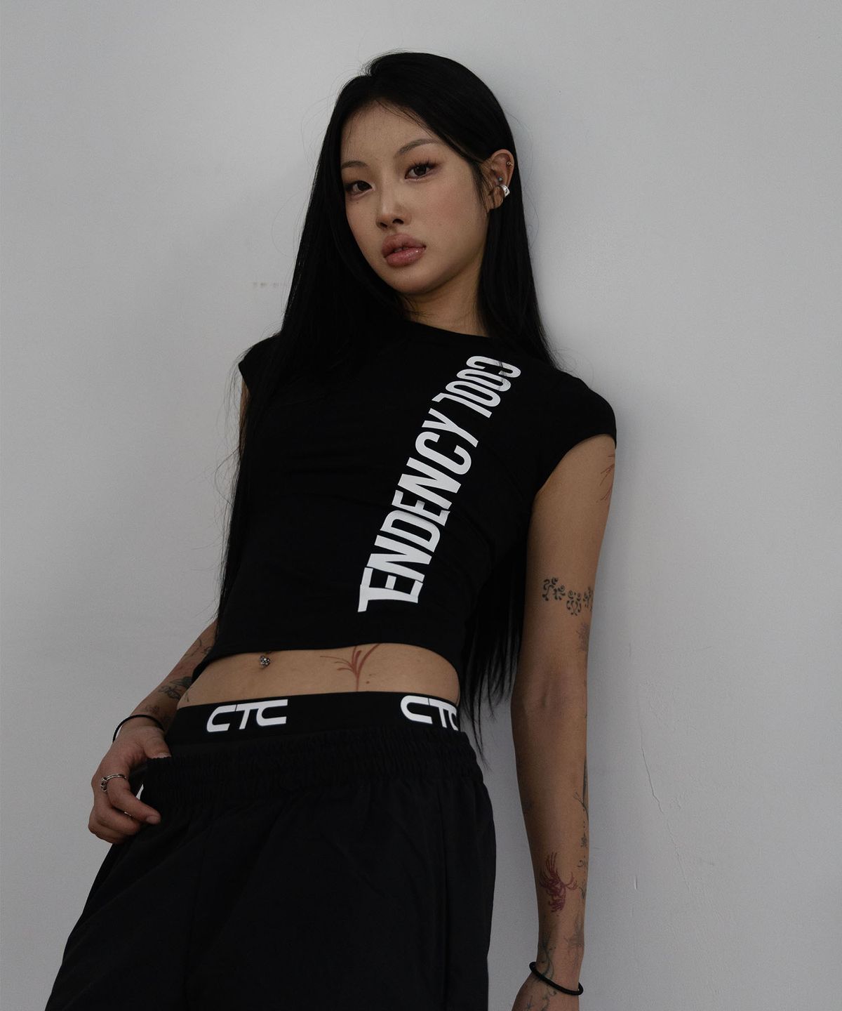 씨티씨(CTC) Signature tendency tee (black)