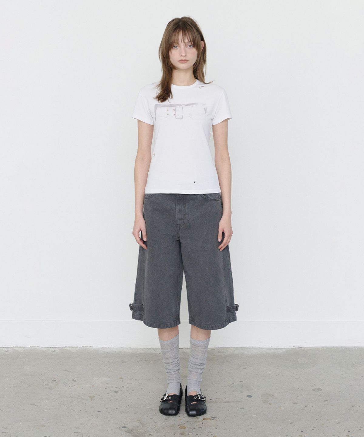 쓰리투에이티(THREE TO EIGHTY) BUCKLE BERMUDA PANTS CHARCOAL