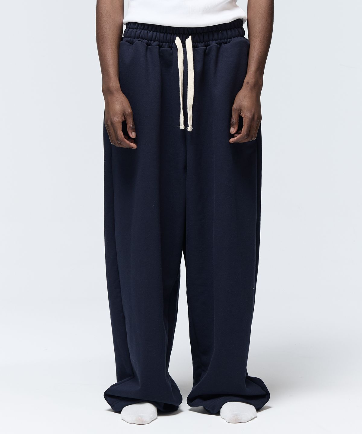 씨에이치사공사(CH.404) WIDE BAGGY SWEAT PANTS NAVY
