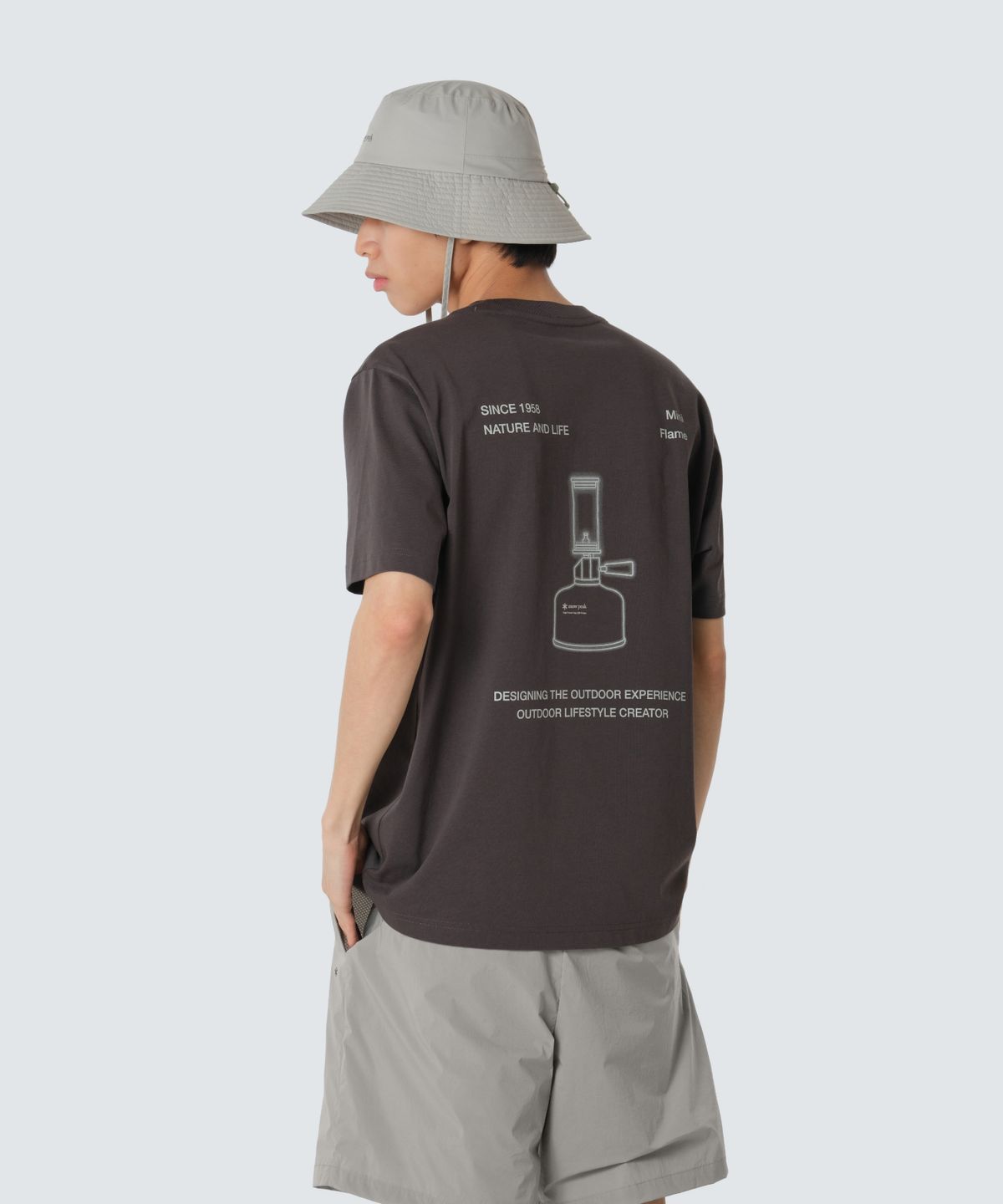 스노우피크 어패럴(SNOWPEAK APPAREL) 에어로쿨 램프 그래픽 반팔 티셔츠 (S26MMFTS32) Chocolate Khaki