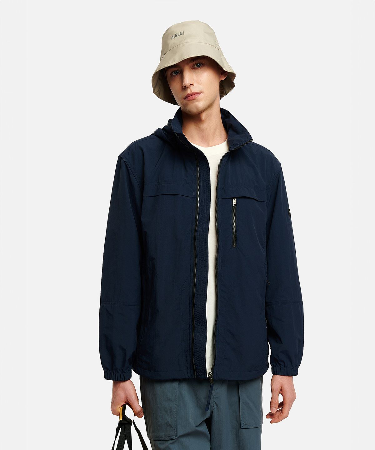 에이글(Aigle) 남성 경량 후드 숏 파카 자켓 AAS26MOUT012EMP