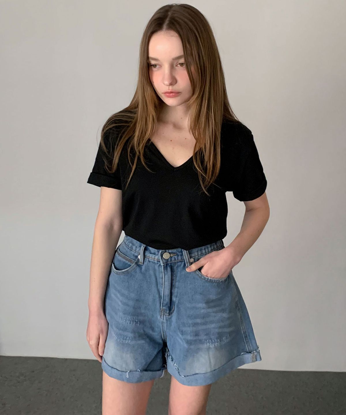 바스카라(VASCARA) Deep V-neck Regular Short-Sleeved T-shirt (4colors)