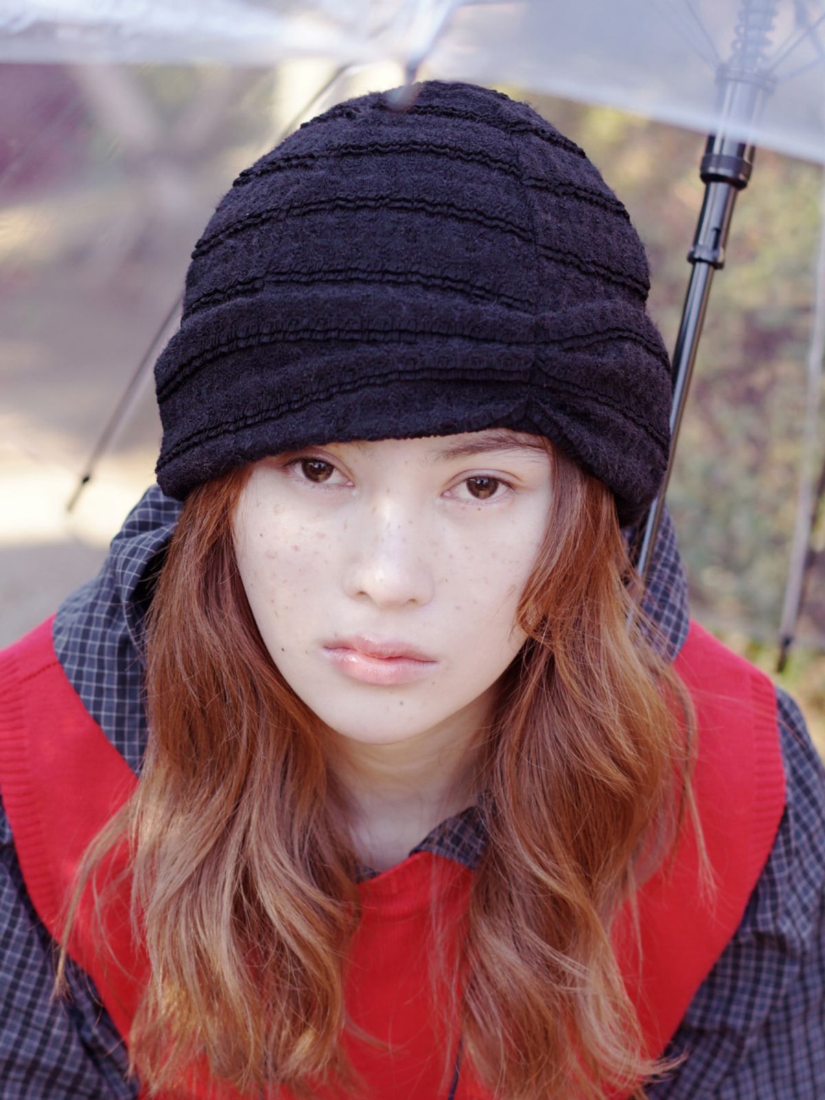 포에지담(POESIEDAME) FRILL PINCH BEANIE IN BLACK