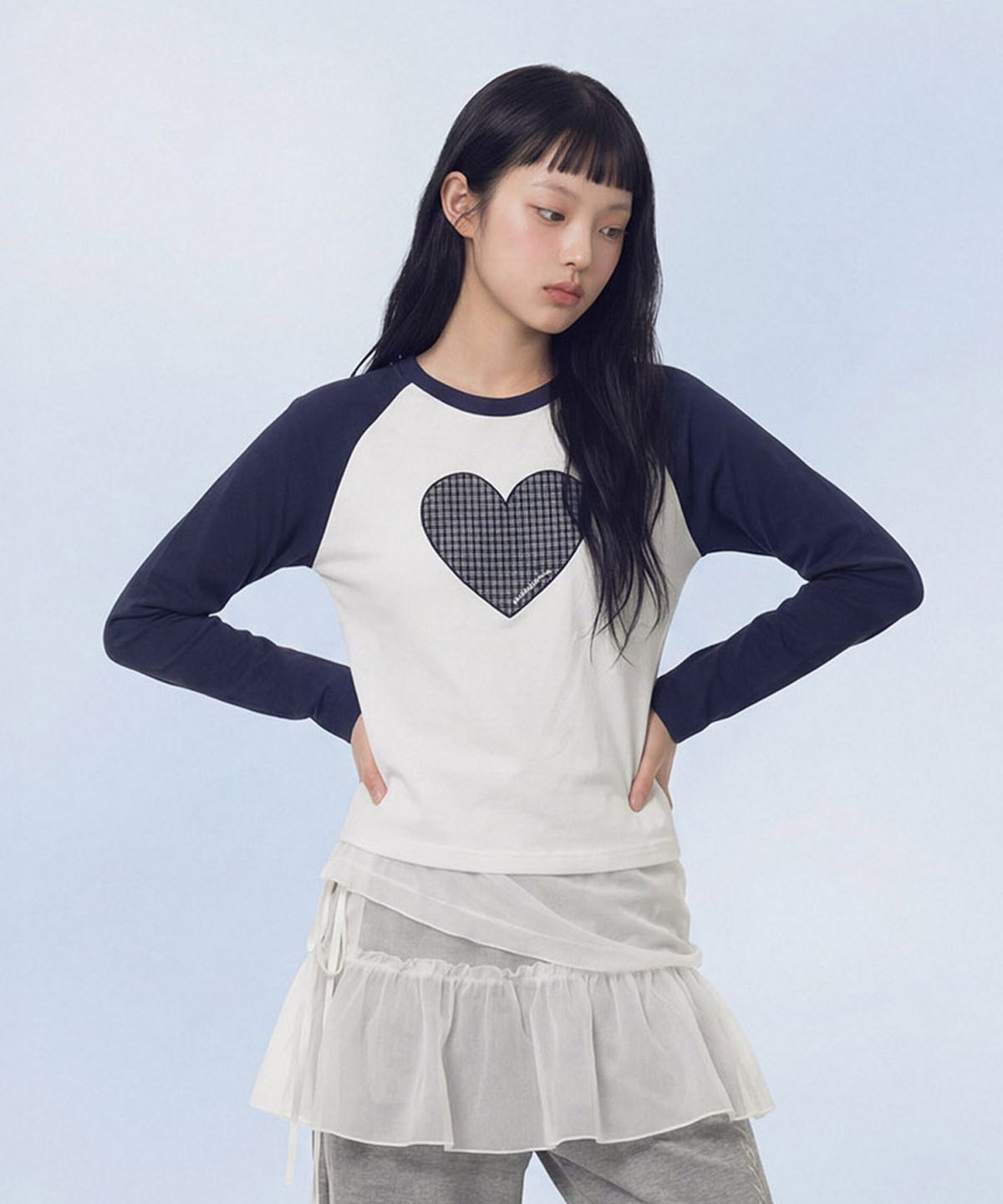 마스마룰즈 어패럴(MASMARULEZ APPAREL) Heart Applique Raglan Long Sleeve_Navy