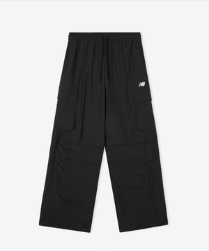 NBNTG2W412 / WOMEN 에센셜 경량 우븐 카고 와이드 팬츠 (BLACK)